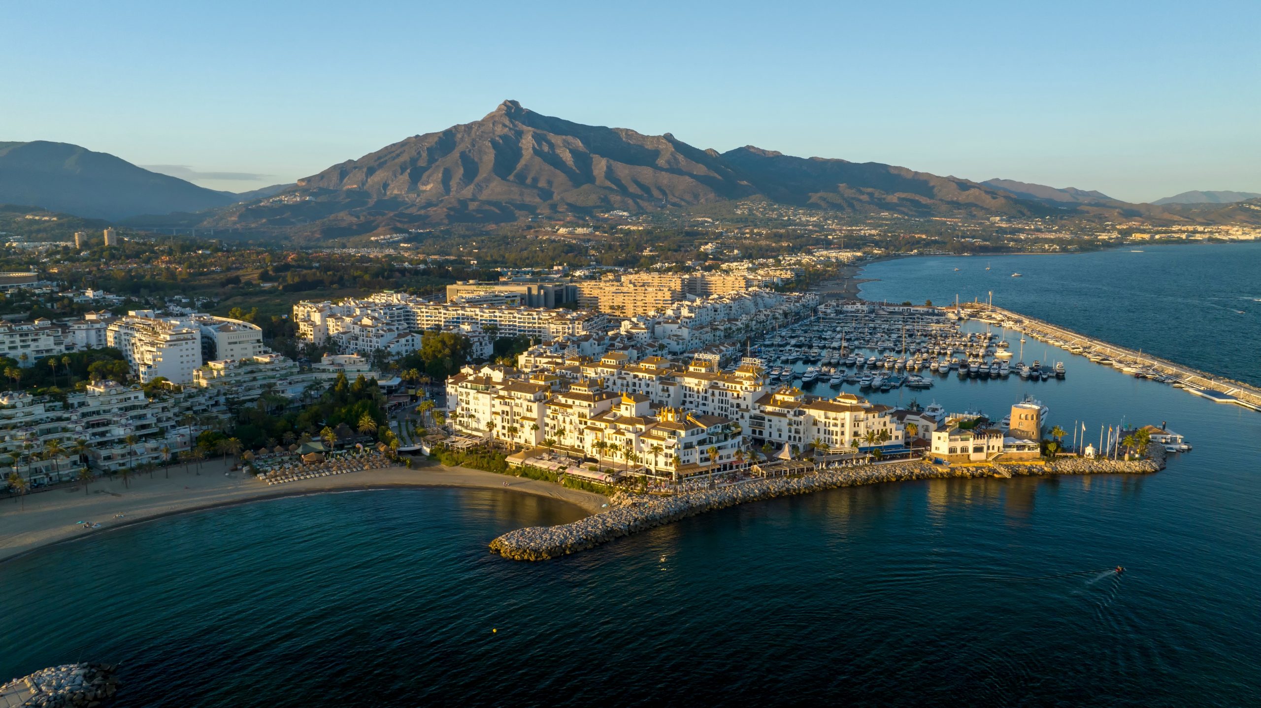 Ocho de Oro — Marbella area 1